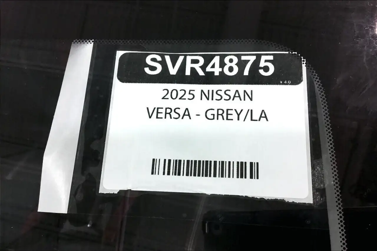Nissan Versa снимка Nissan Versa
