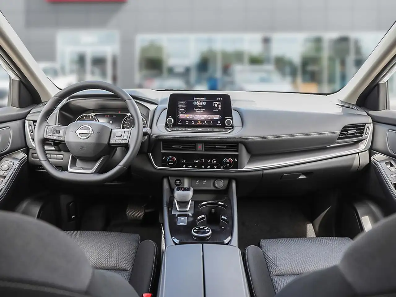Nissan Rogue снимка Nissan Rogue