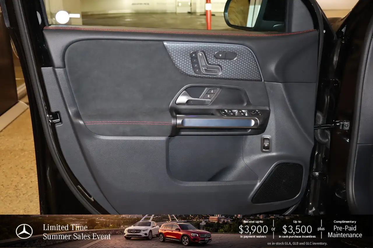 Mercedes-Benz GLB снимка Mercedes-Benz GLB