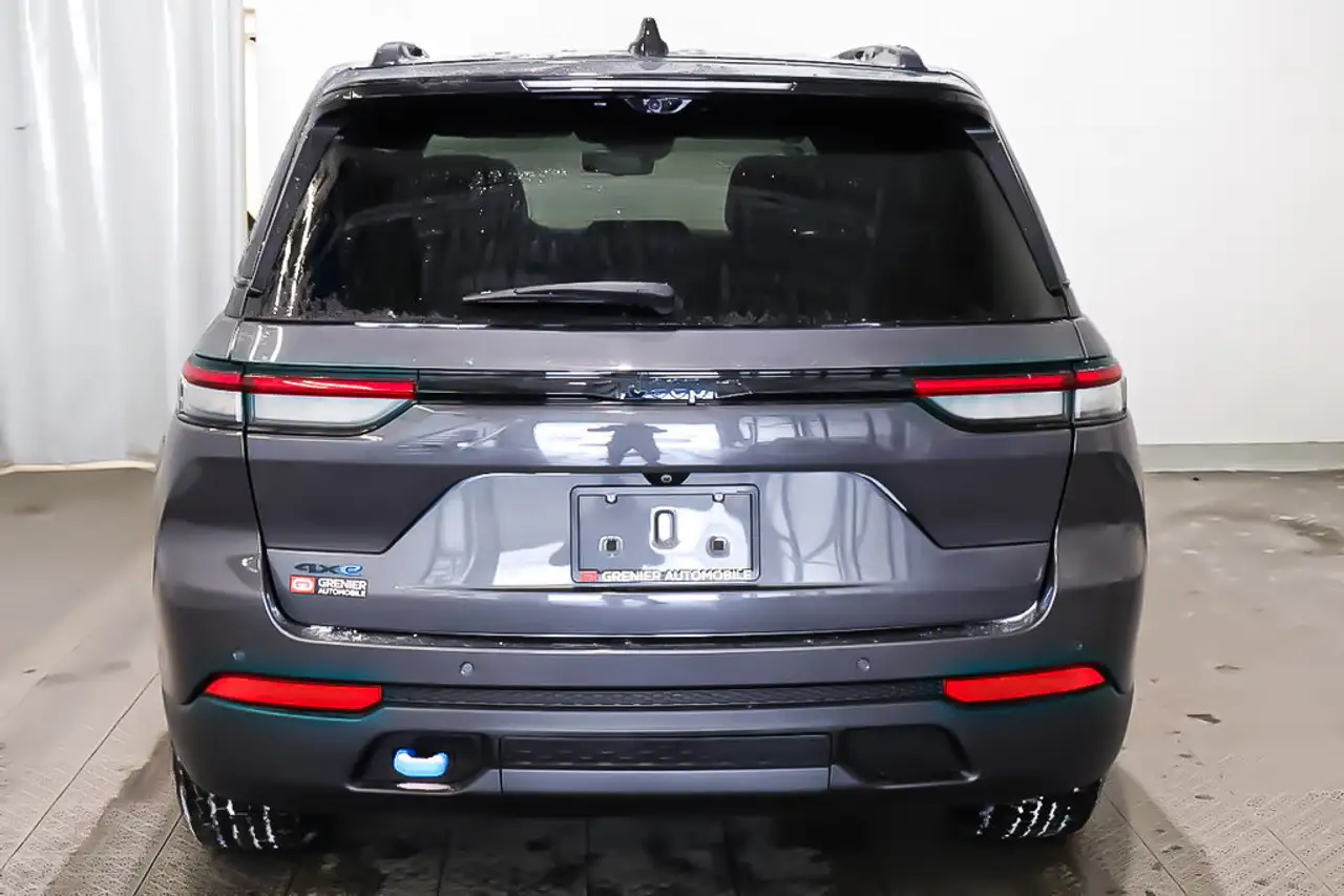 Jeep Grand Cherokee снимка Jeep Grand Cherokee