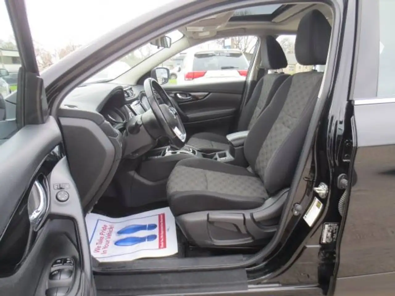 Nissan Qashqai снимка Nissan Qashqai