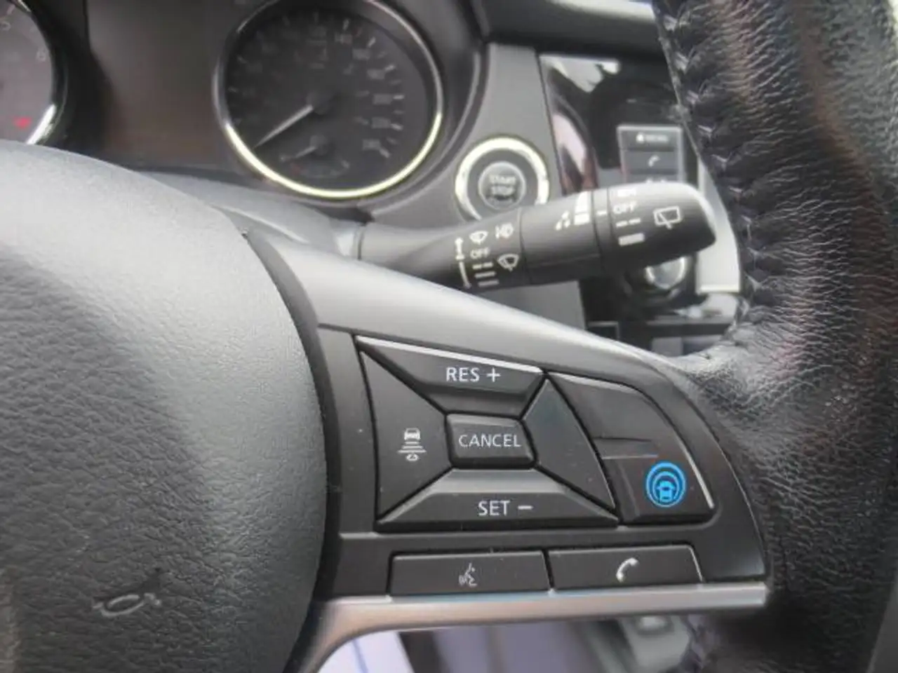 Nissan Qashqai снимка Nissan Qashqai