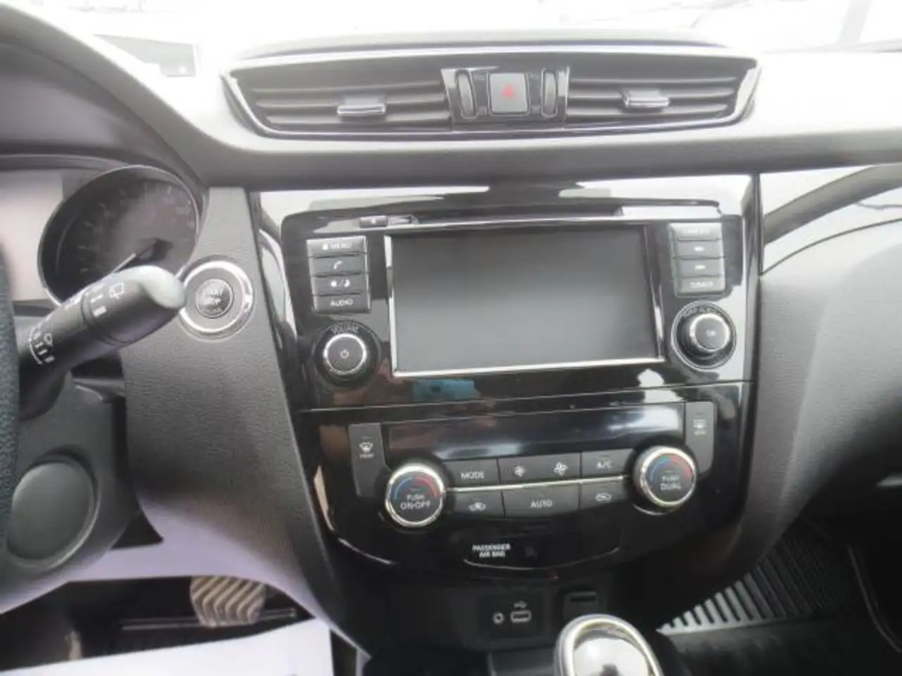 Nissan Qashqai снимка Nissan Qashqai