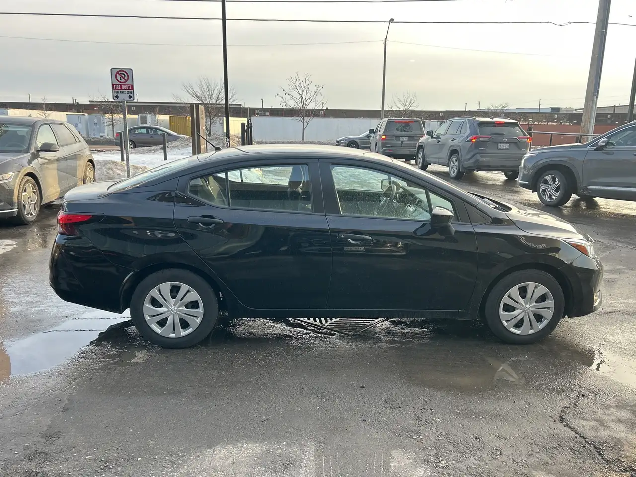 Nissan Versa снимка Nissan Versa