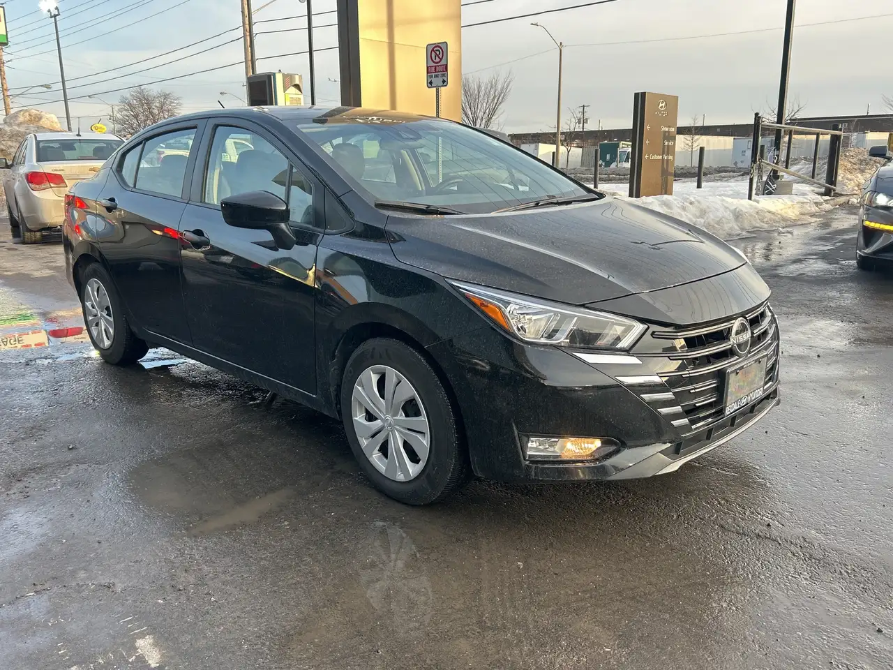 Nissan Versa снимка Nissan Versa