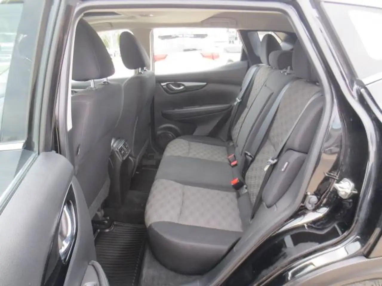 Nissan Qashqai снимка Nissan Qashqai