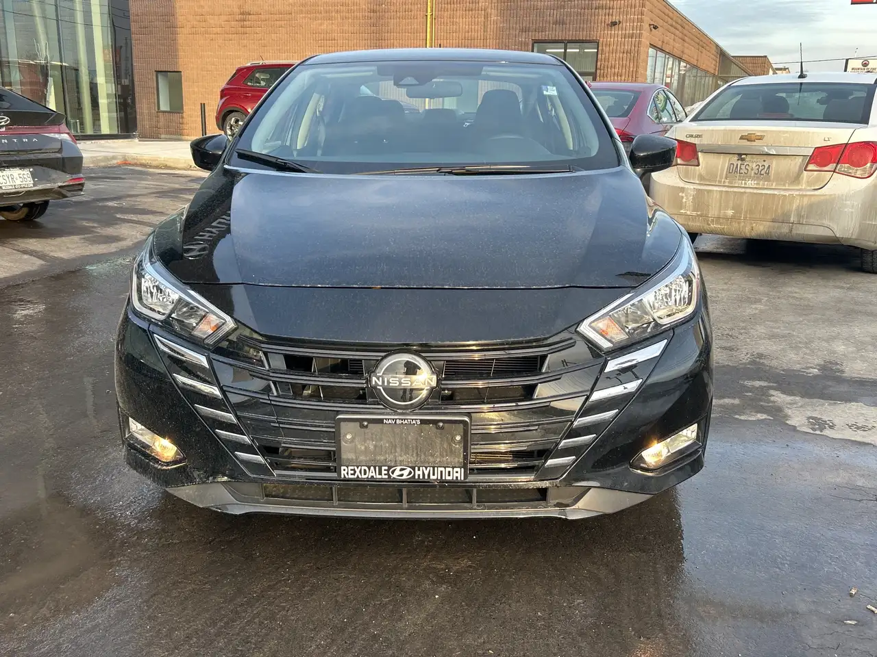 Nissan Versa снимка Nissan Versa