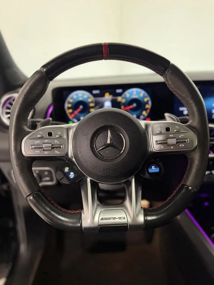 Mercedes-Benz GLB photo Mercedes-Benz GLB