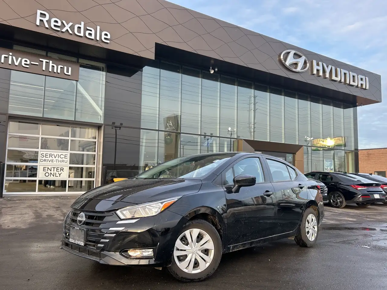 Nissan Versa снимка Nissan Versa