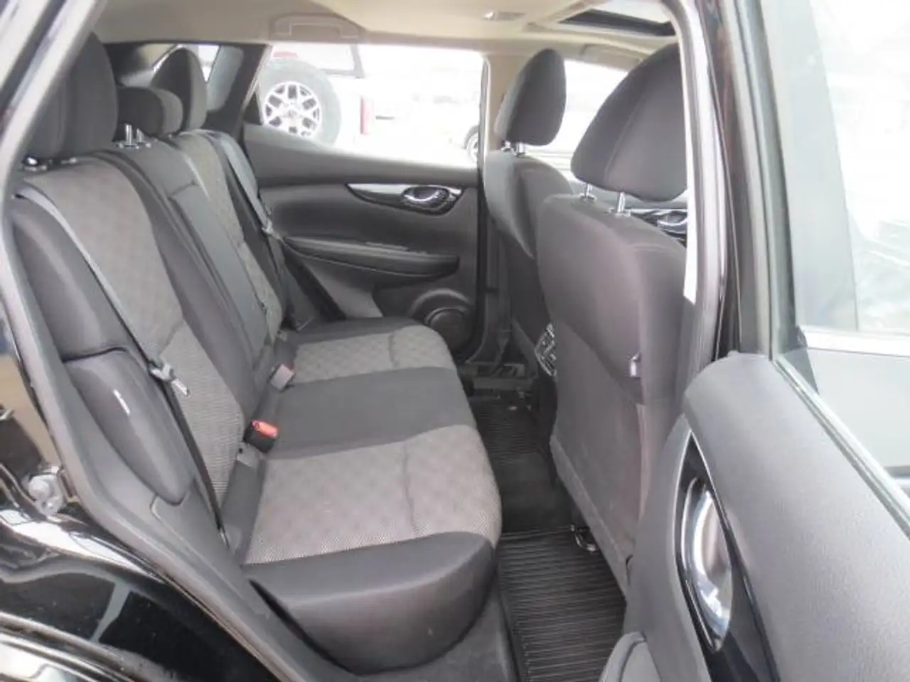 Nissan Qashqai снимка Nissan Qashqai