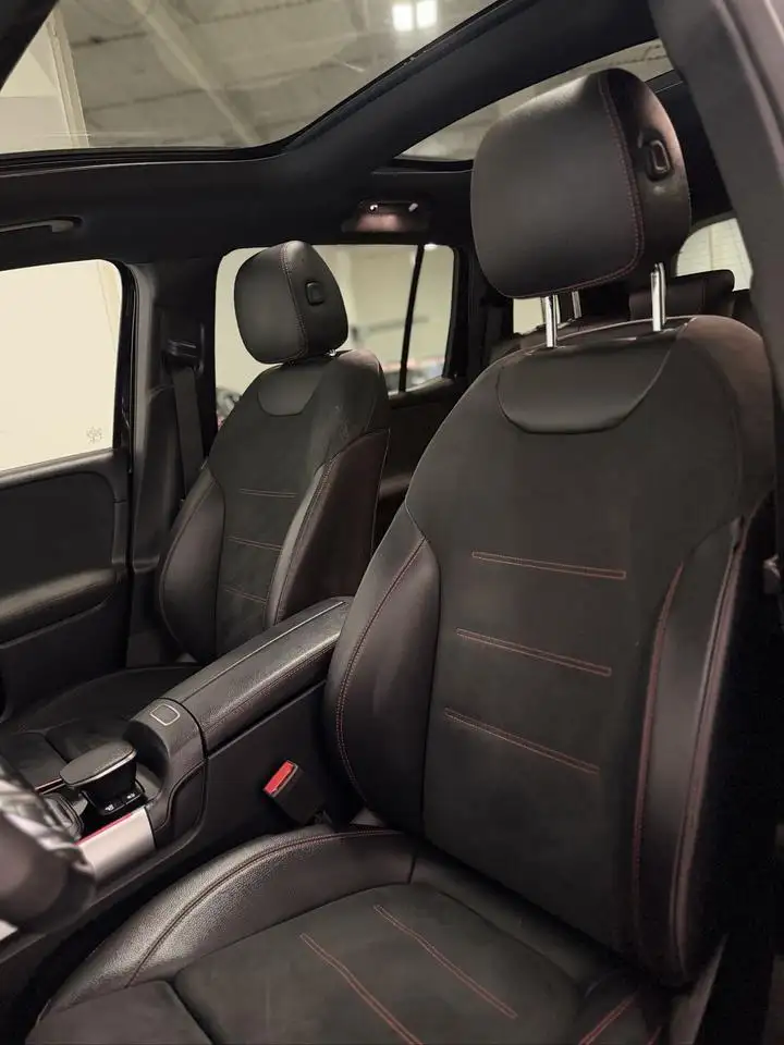 Mercedes-Benz GLB photo Mercedes-Benz GLB