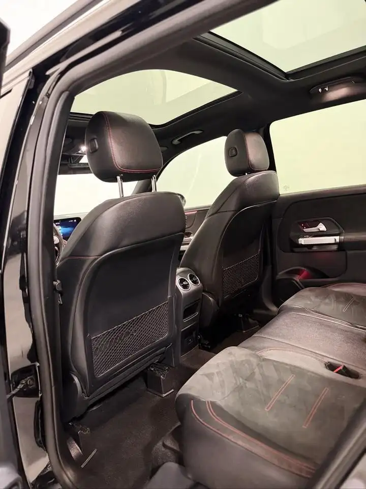 Mercedes-Benz GLB photo Mercedes-Benz GLB
