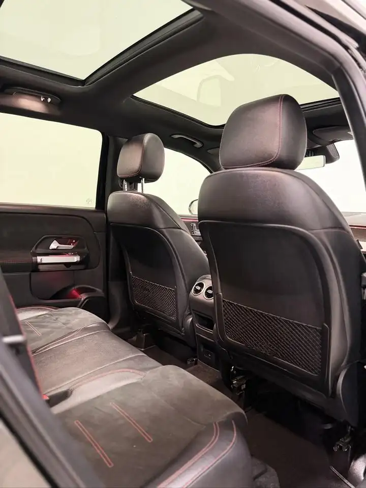 Mercedes-Benz GLB photo Mercedes-Benz GLB