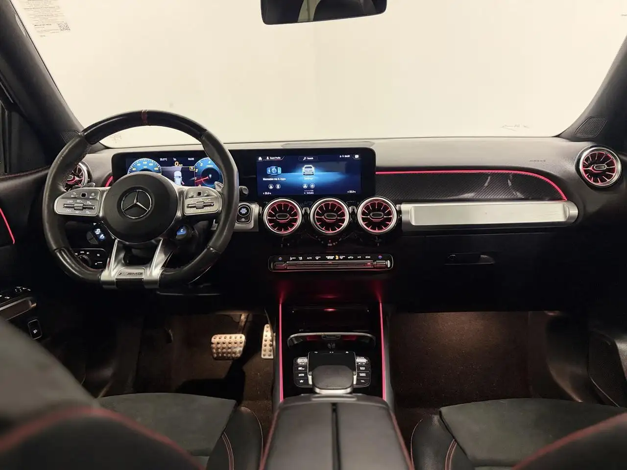 Mercedes-Benz GLB photo Mercedes-Benz GLB