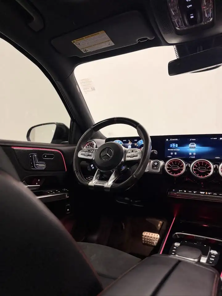 Mercedes-Benz GLB photo Mercedes-Benz GLB