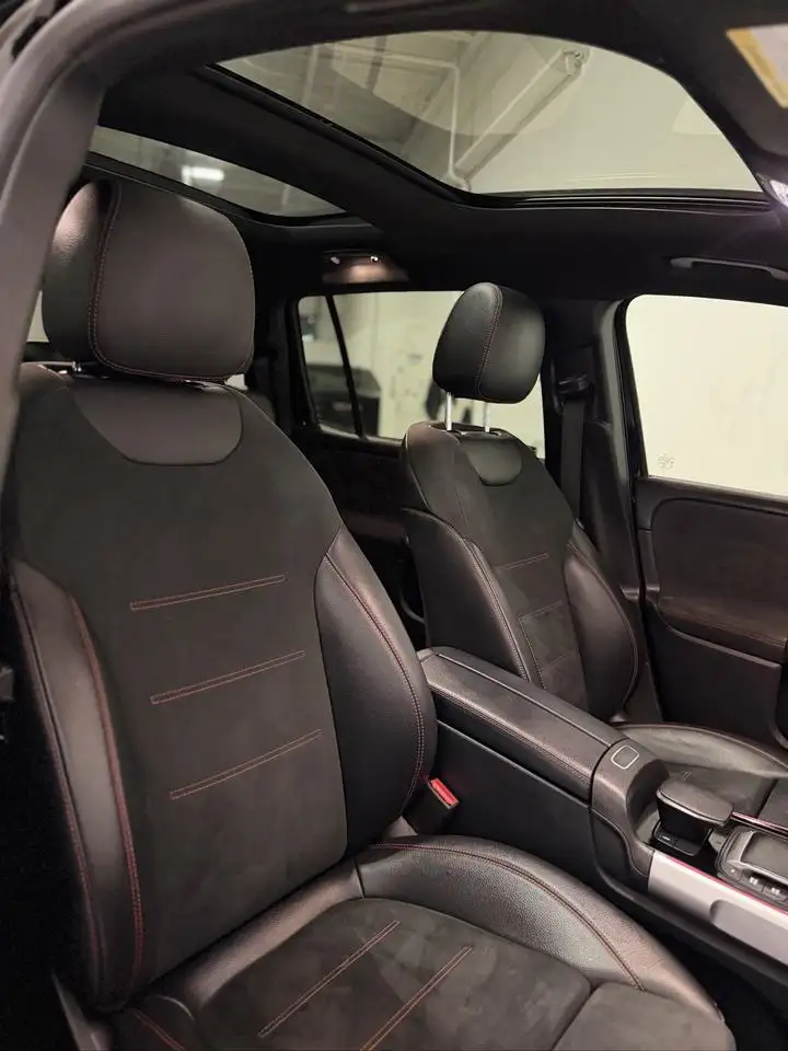 Mercedes-Benz GLB photo Mercedes-Benz GLB