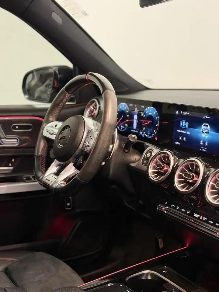 Mercedes-Benz GLB photo Mercedes-Benz GLB