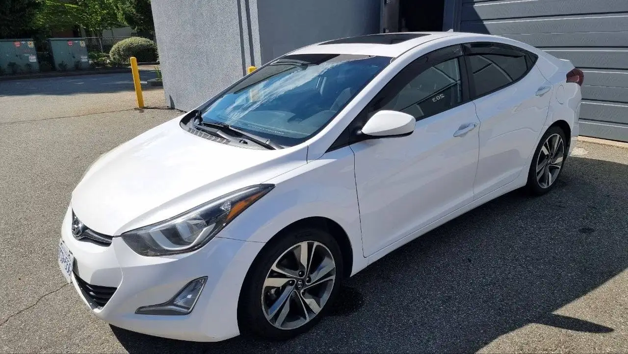 Hyundai ELANTRA снимка Hyundai ELANTRA
