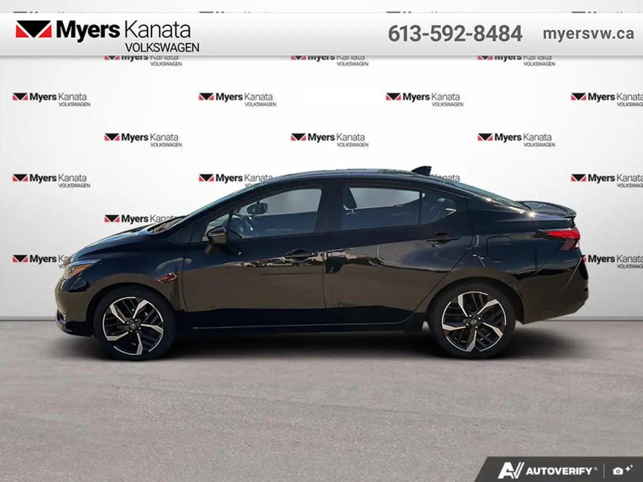 Nissan Versa снимка Nissan Versa