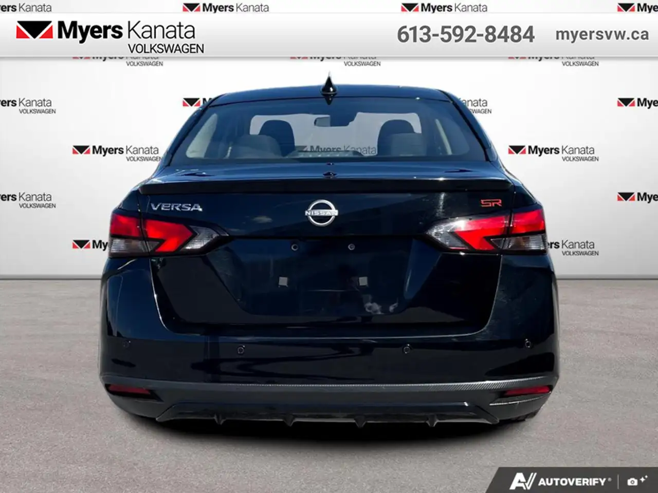 Nissan Versa снимка Nissan Versa