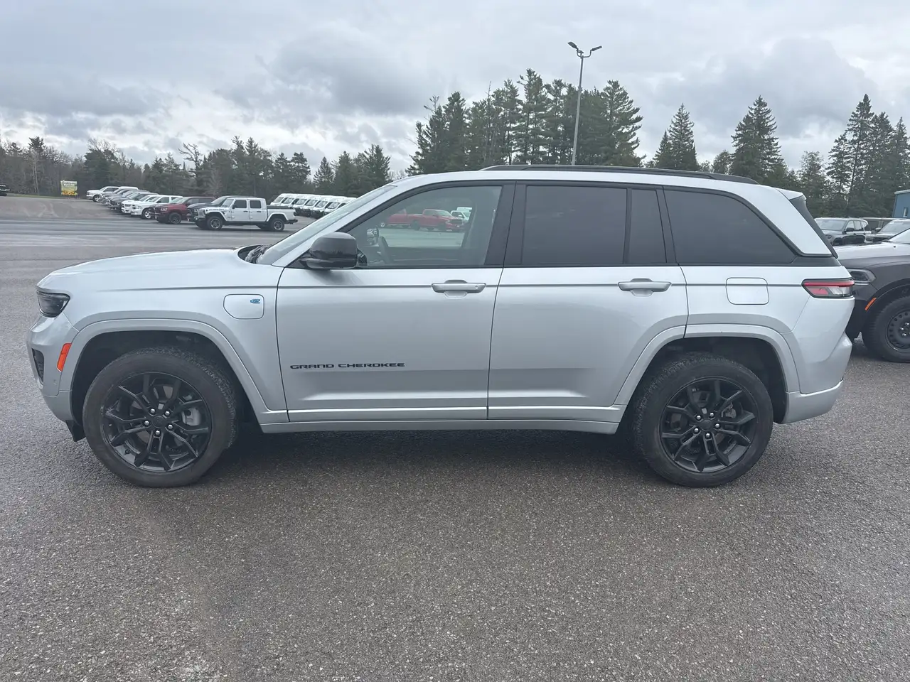 Jeep Grand Cherokee снимка Jeep Grand Cherokee