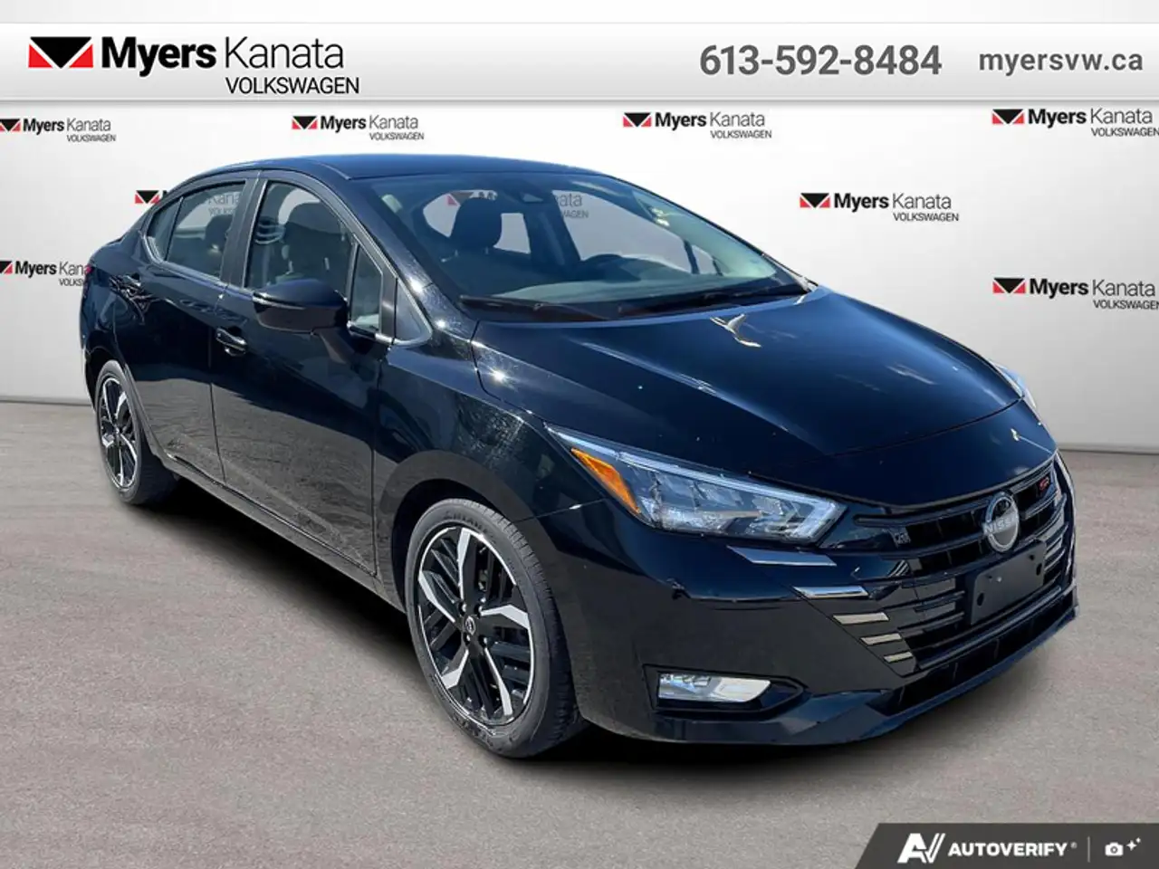 Nissan Versa снимка Nissan Versa