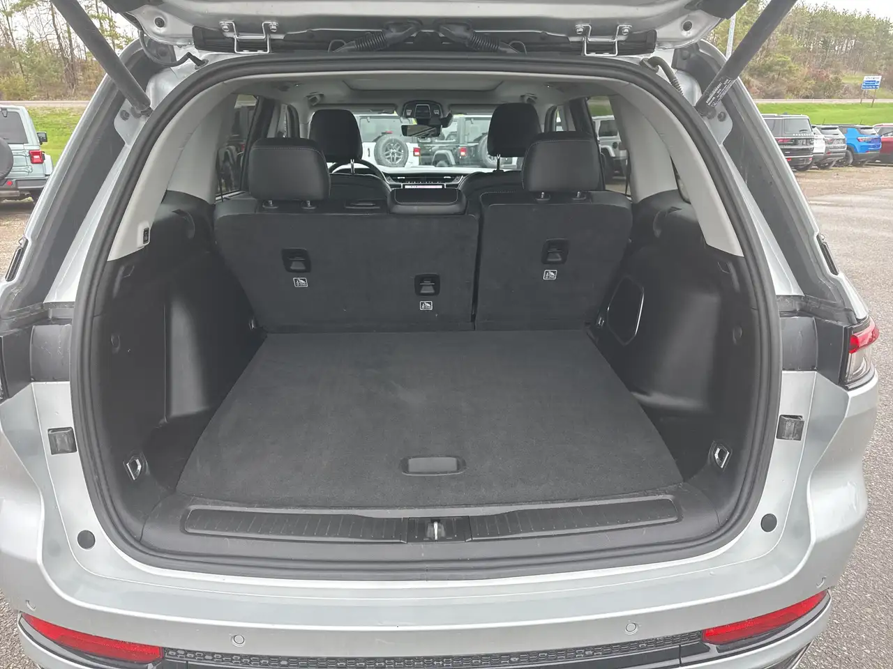 Jeep Grand Cherokee снимка Jeep Grand Cherokee