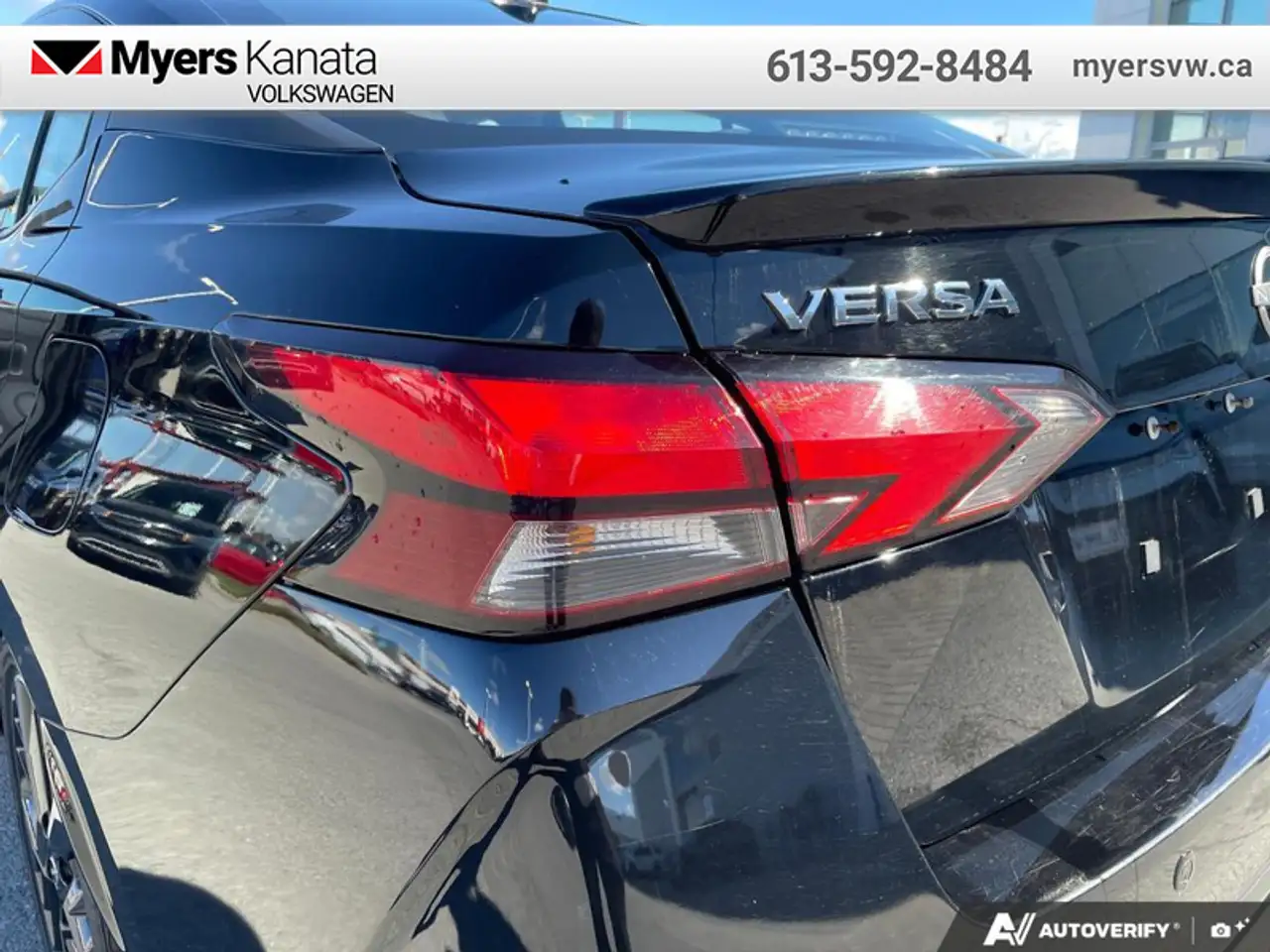 Nissan Versa снимка Nissan Versa