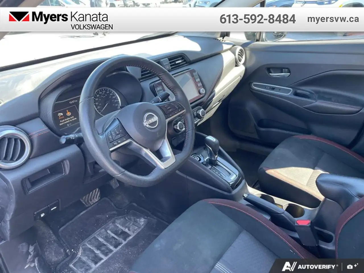 Nissan Versa снимка Nissan Versa