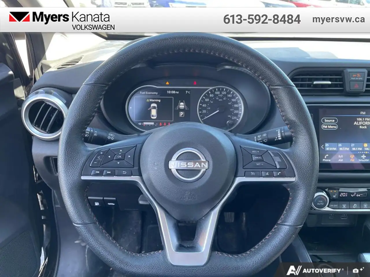 Nissan Versa снимка Nissan Versa