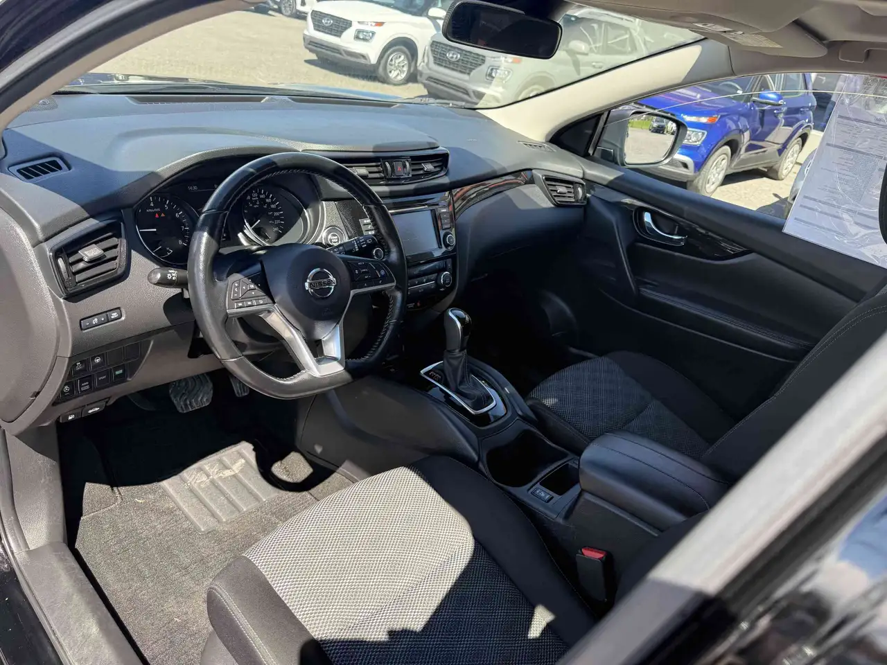 Nissan Qashqai снимка Nissan Qashqai