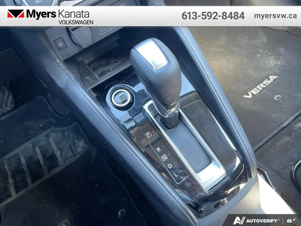 Nissan Versa снимка Nissan Versa