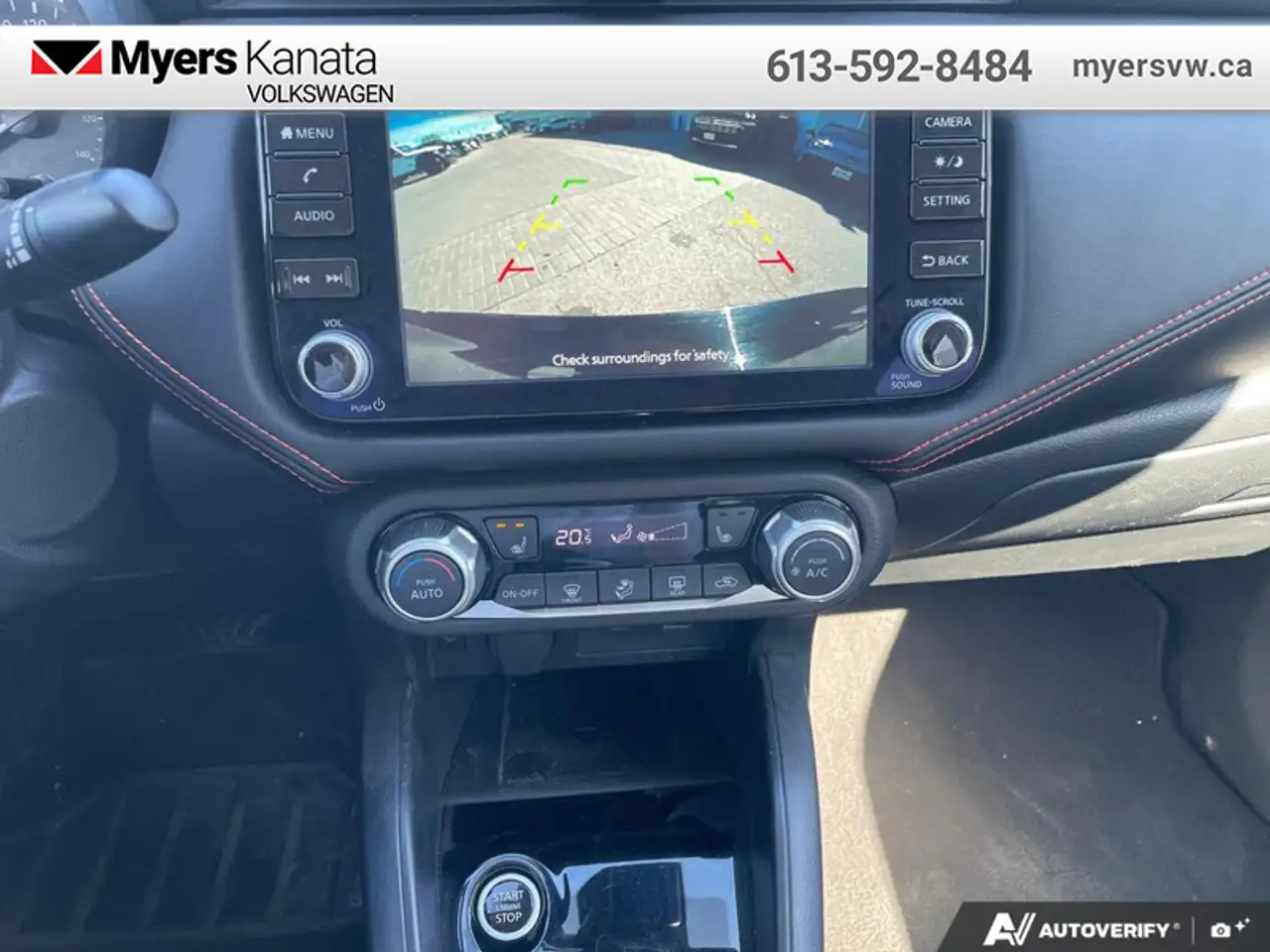 Nissan Versa снимка Nissan Versa