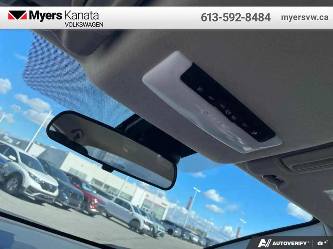 Nissan Versa снимка Nissan Versa