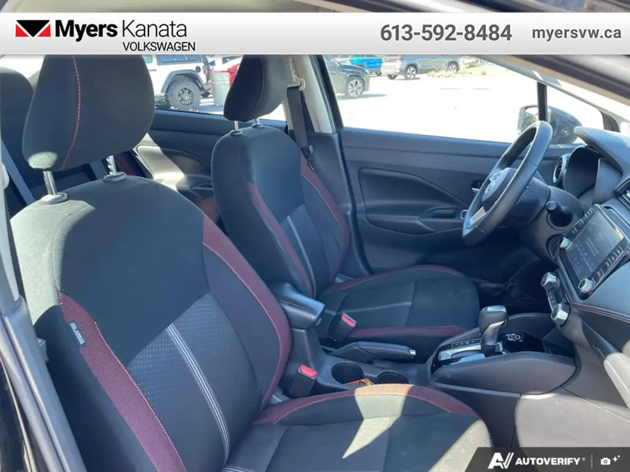 Nissan Versa снимка Nissan Versa