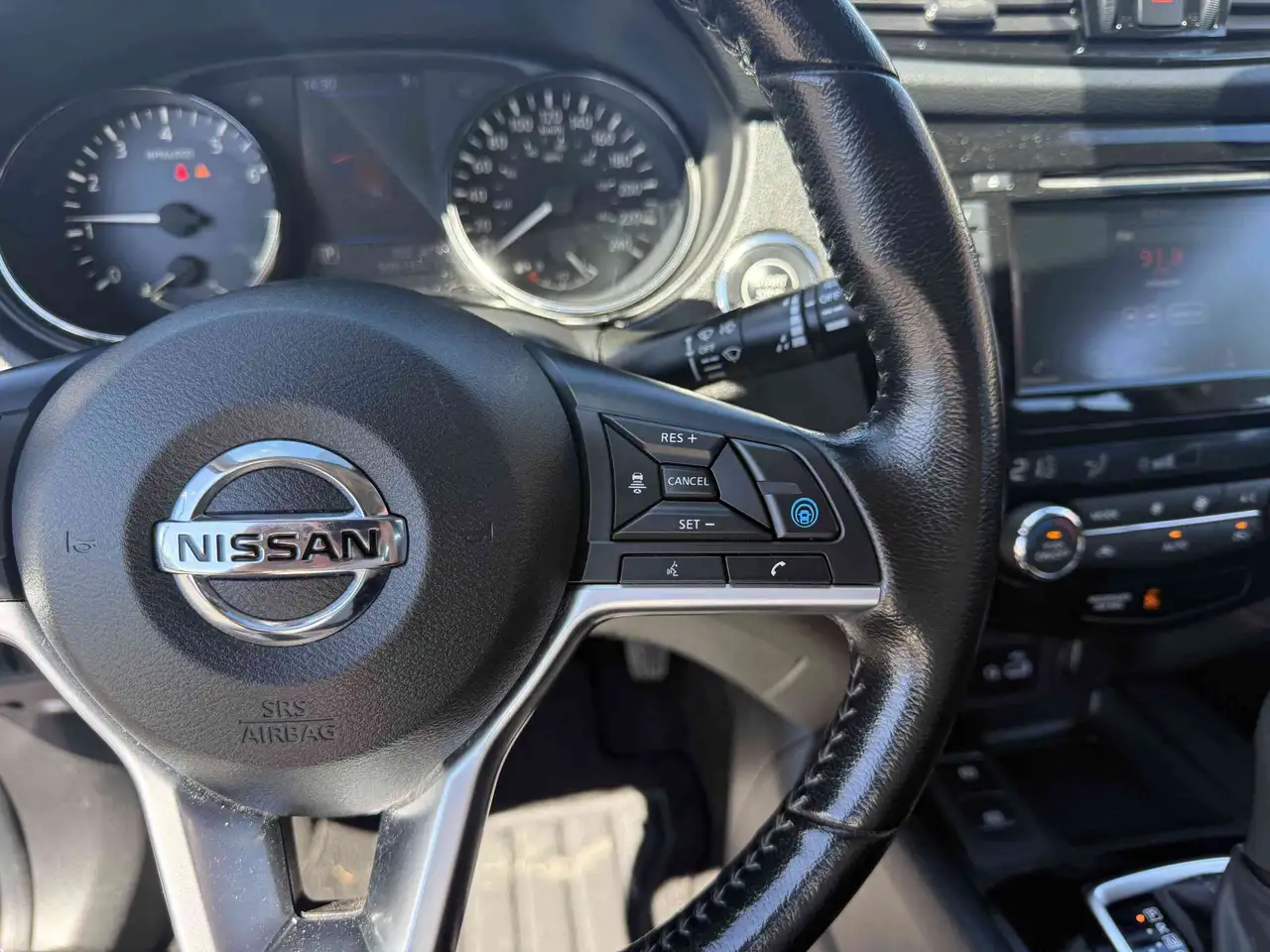 Nissan Qashqai снимка Nissan Qashqai