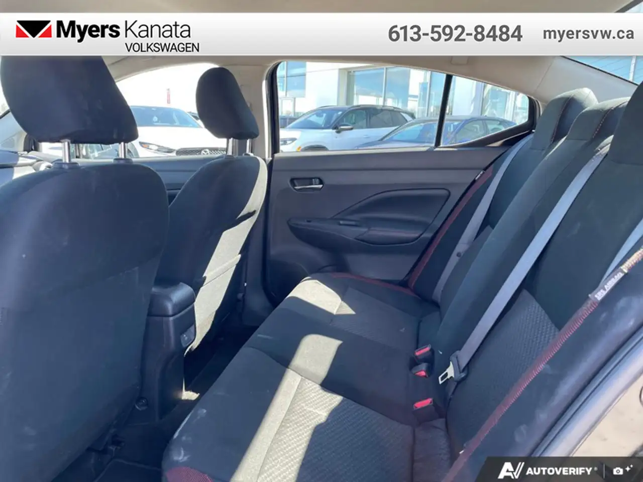 Nissan Versa снимка Nissan Versa