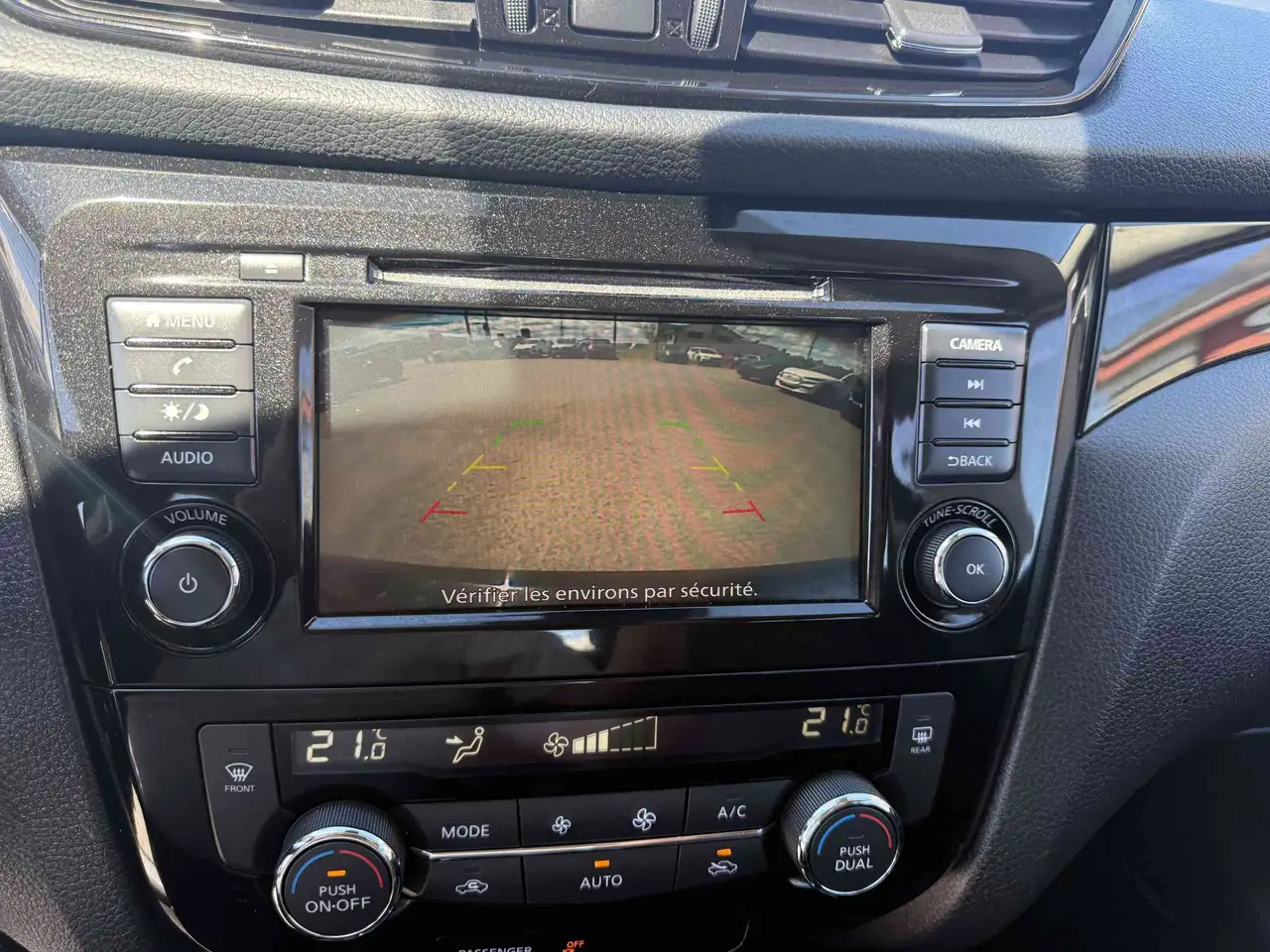 Nissan Qashqai снимка Nissan Qashqai