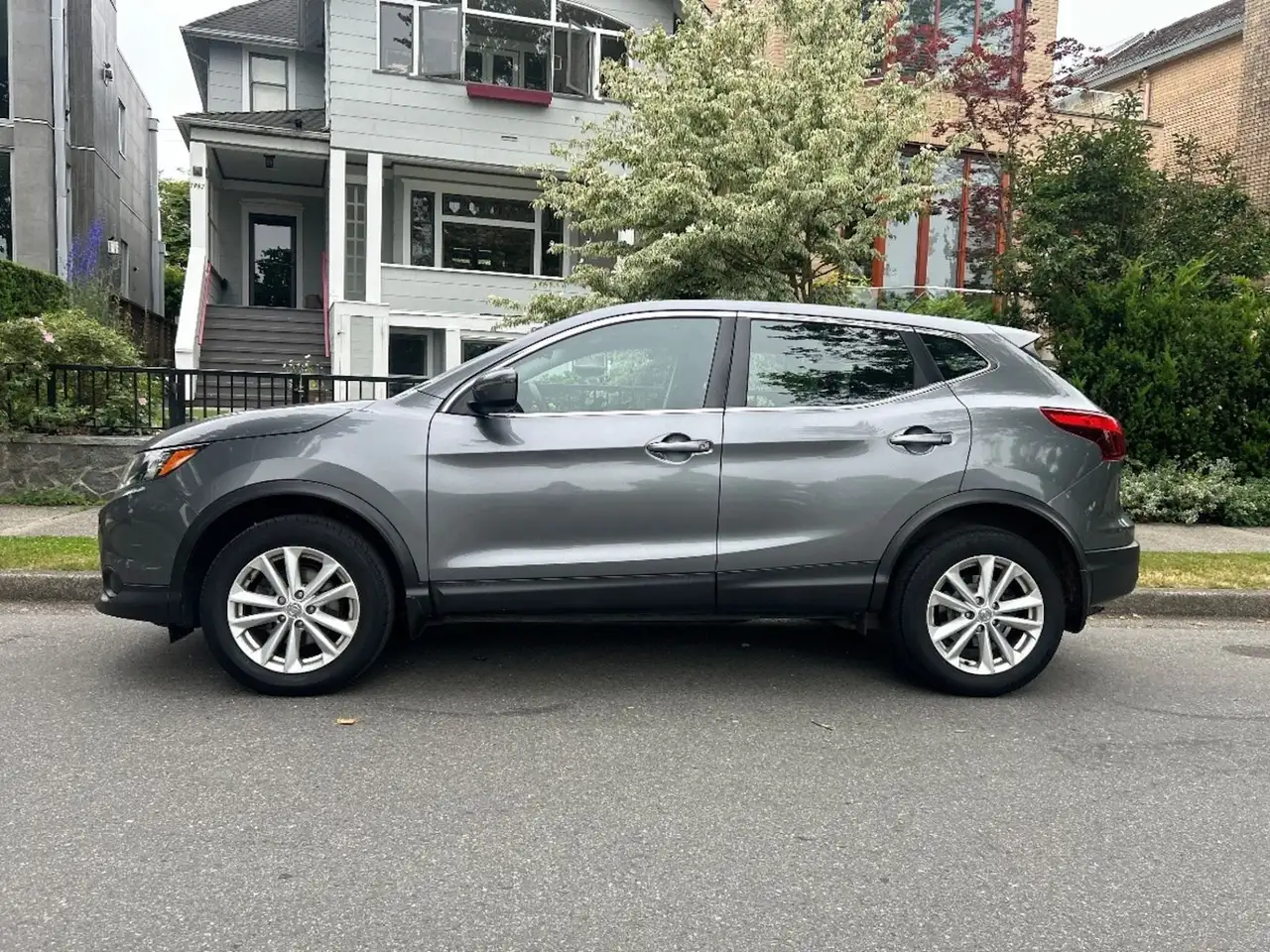 Nissan Qashqai photo Nissan Qashqai