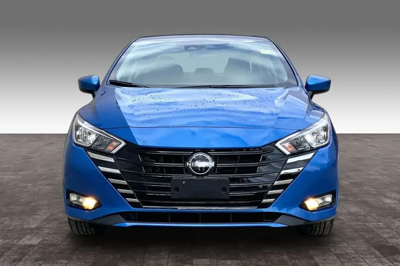 Nissan Versa снимка Nissan Versa