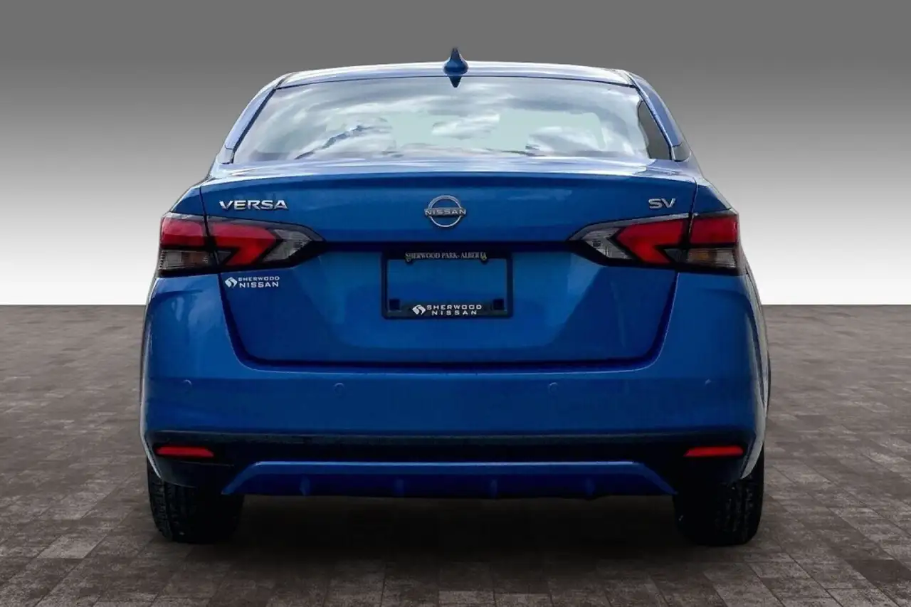 Nissan Versa снимка Nissan Versa
