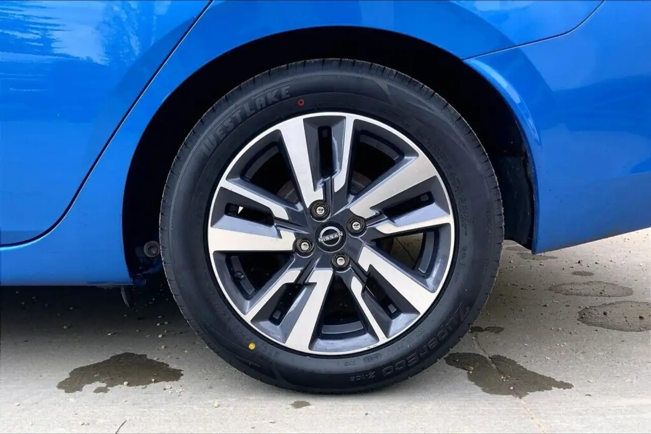 Nissan Versa снимка Nissan Versa