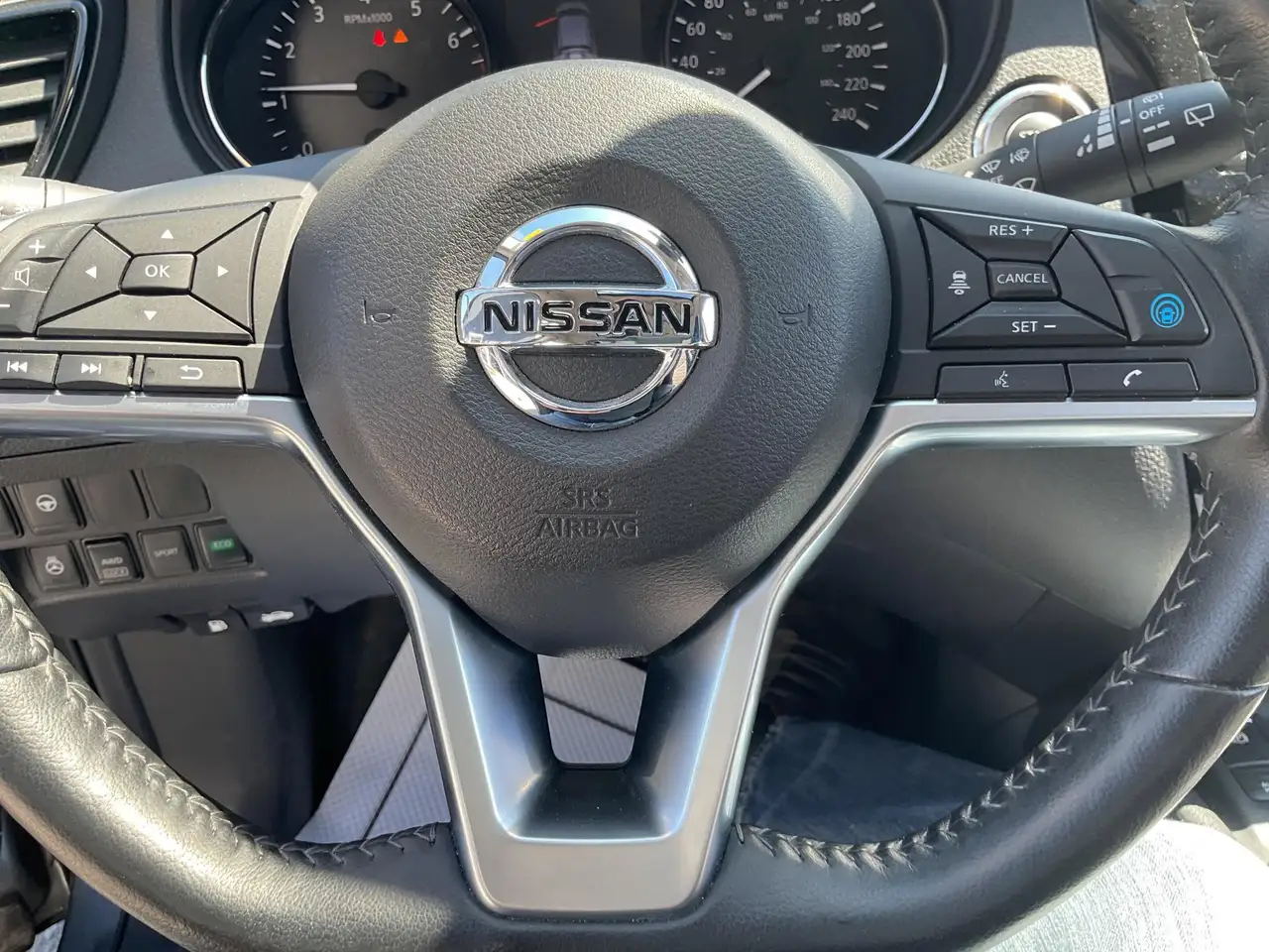 Nissan Qashqai photo Nissan Qashqai