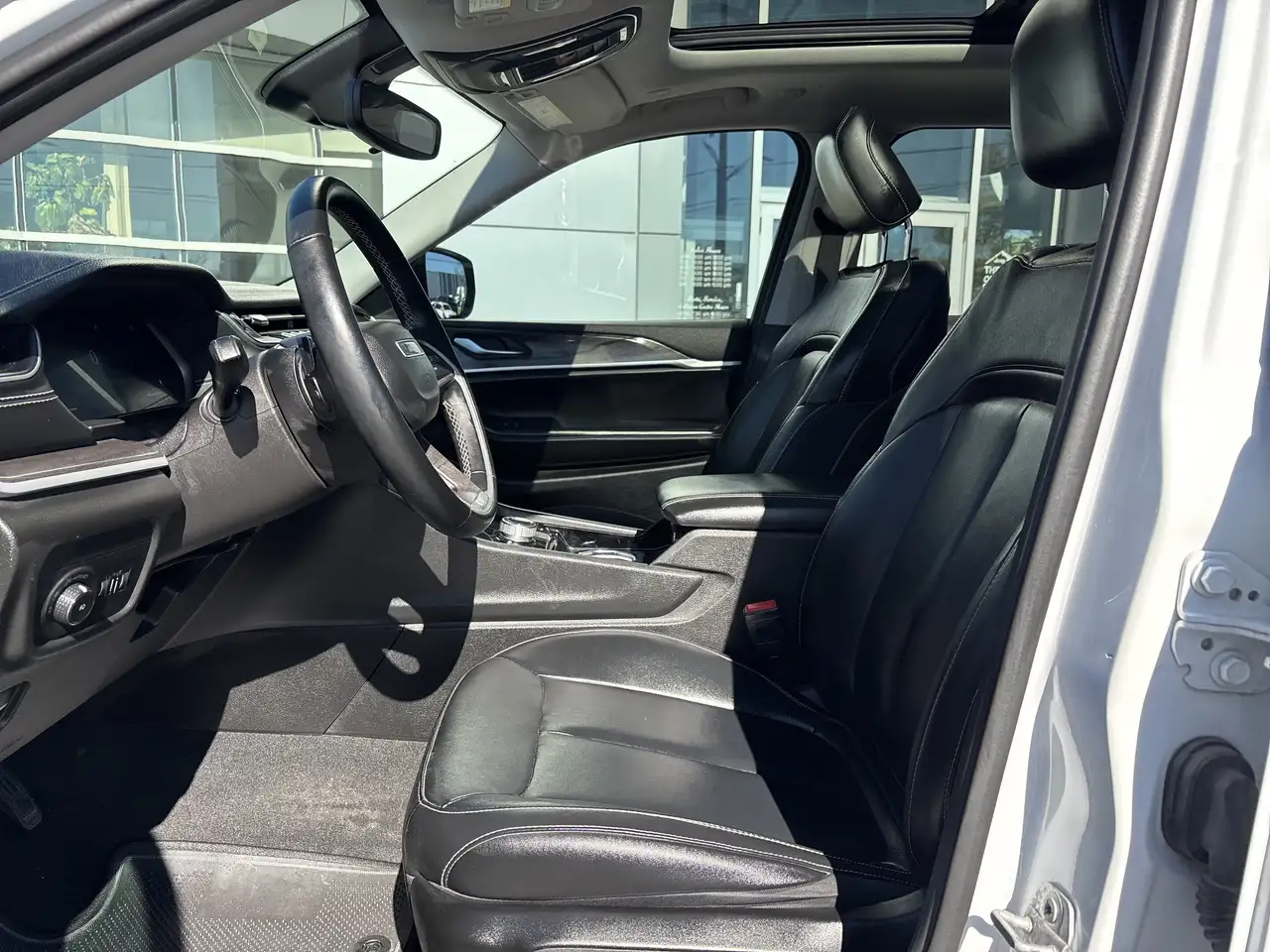 Jeep Grand Cherokee снимка Jeep Grand Cherokee