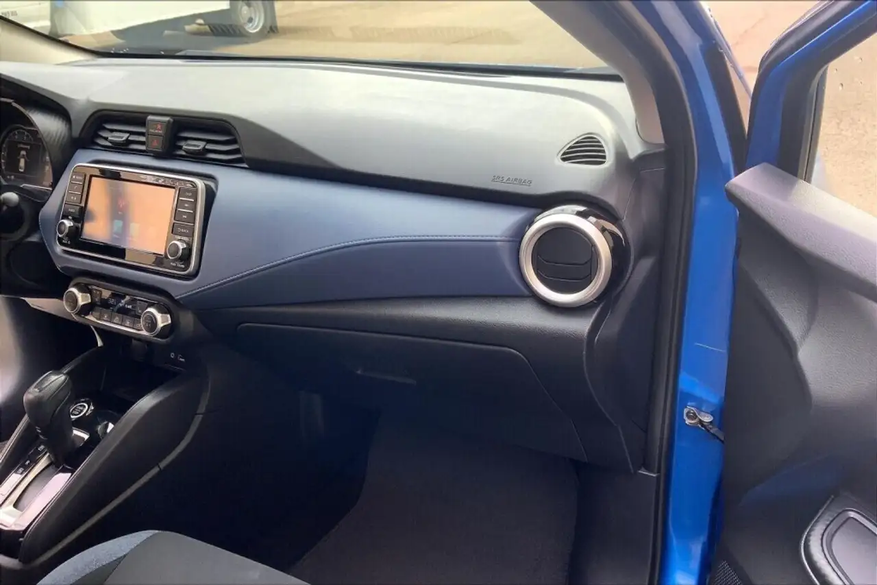 Nissan Versa снимка Nissan Versa