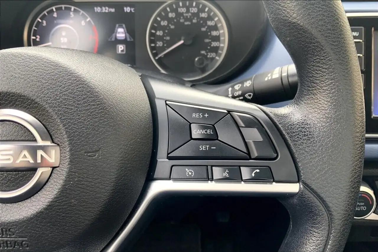 Nissan Versa снимка Nissan Versa