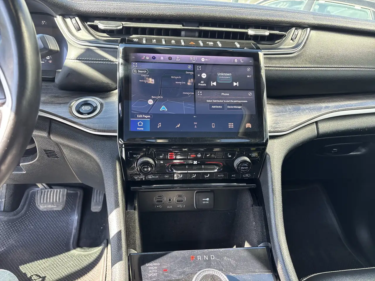 Jeep Grand Cherokee снимка Jeep Grand Cherokee