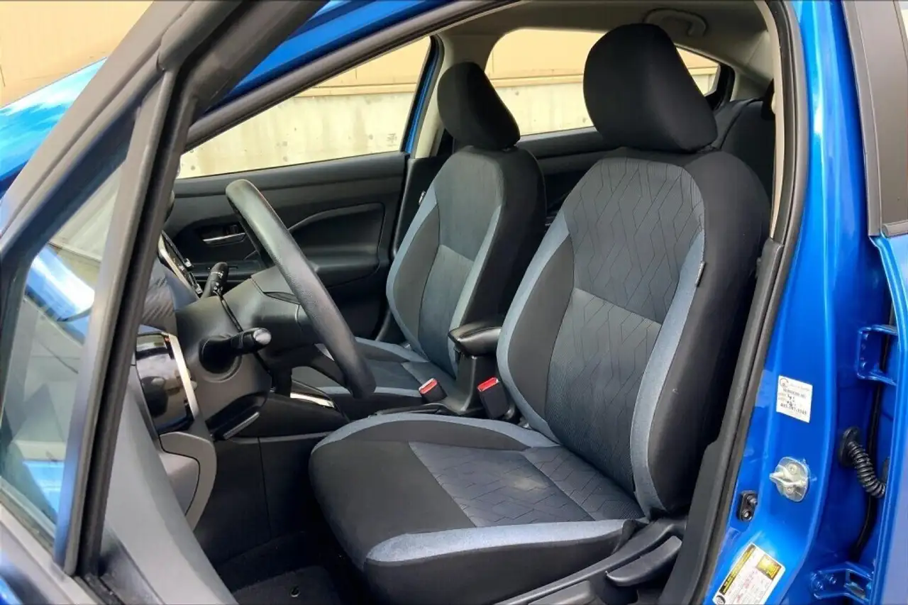 Nissan Versa снимка Nissan Versa