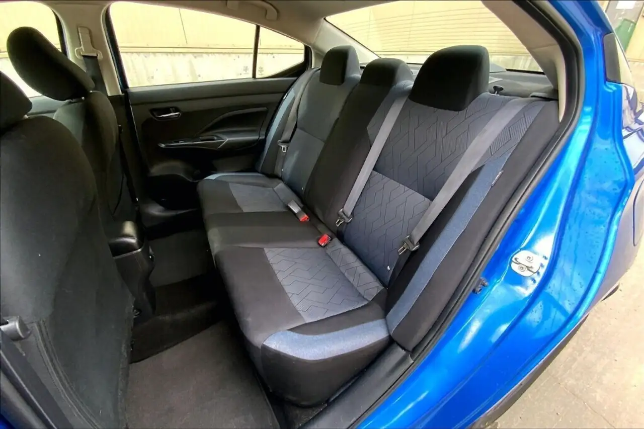 Nissan Versa снимка Nissan Versa