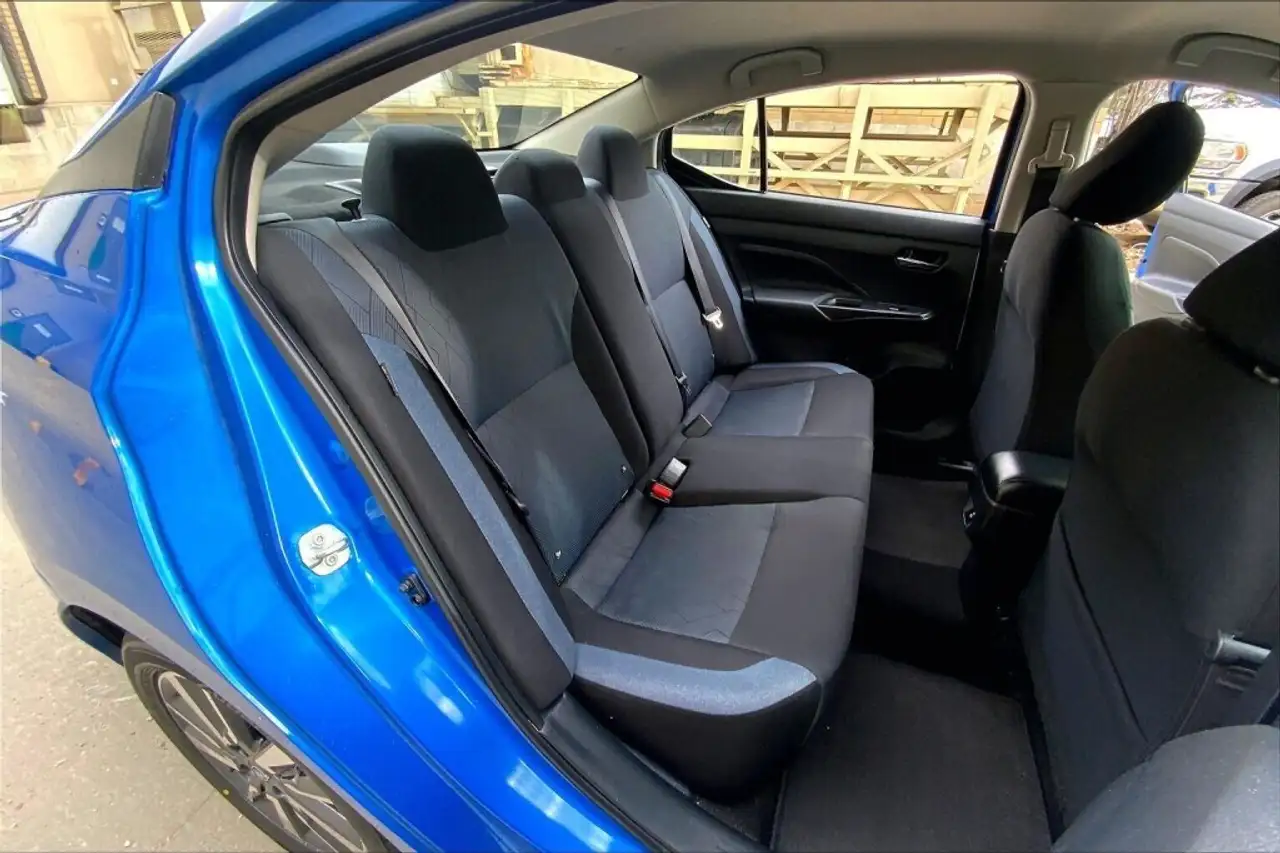 Nissan Versa снимка Nissan Versa